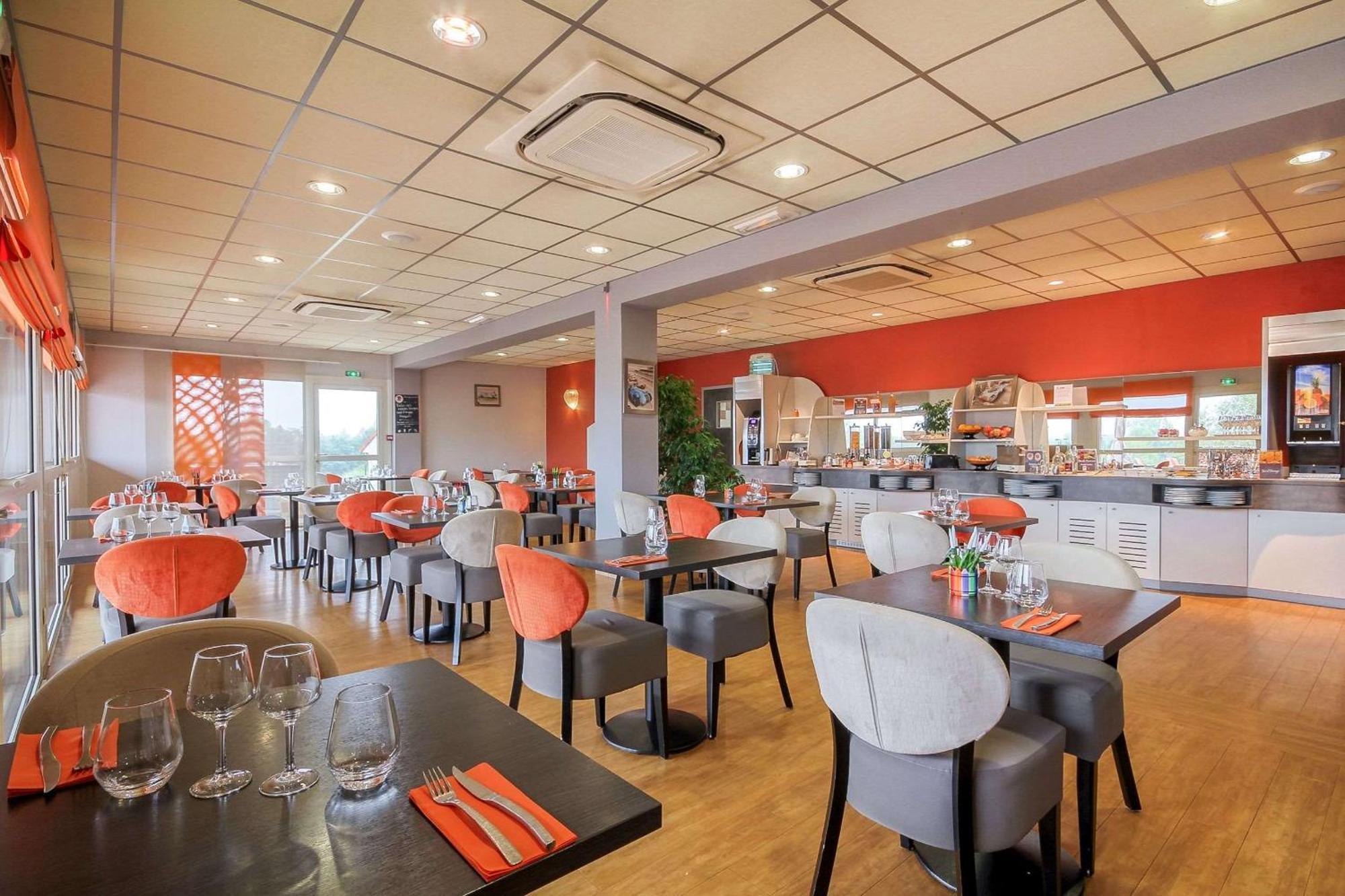 Brit Hotel Les Evens Saint-Saturnin  Exterior foto