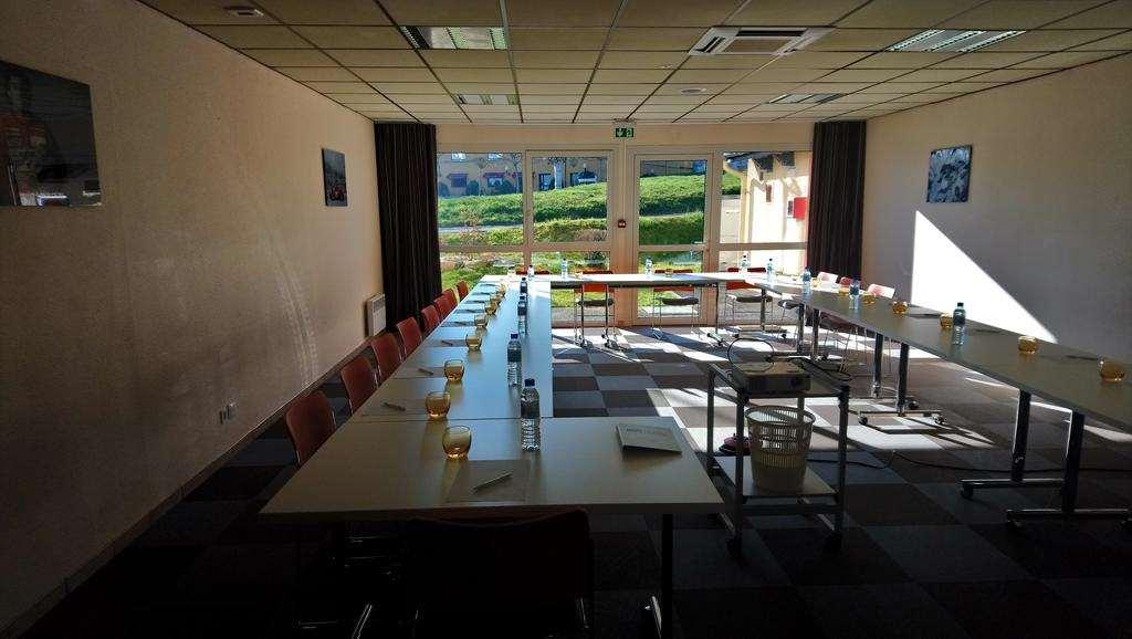 Brit Hotel Les Evens Saint-Saturnin  Einrichtungen foto