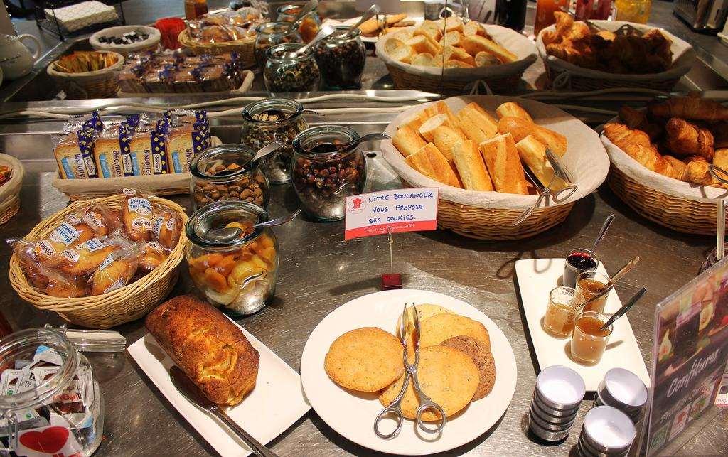 Brit Hotel Les Evens Saint-Saturnin  Restaurant foto