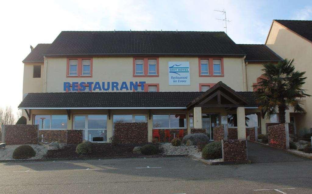 Brit Hotel Les Evens Saint-Saturnin  Exterior foto