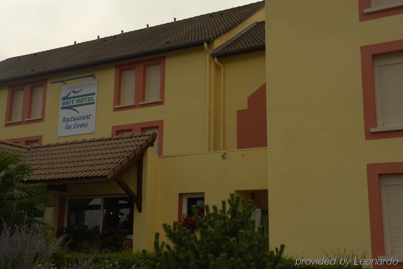 Brit Hotel Les Evens Saint-Saturnin  Exterior foto