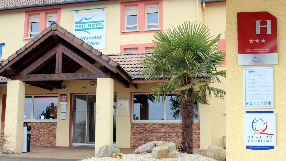 Brit Hotel Les Evens Saint-Saturnin  Exterior foto
