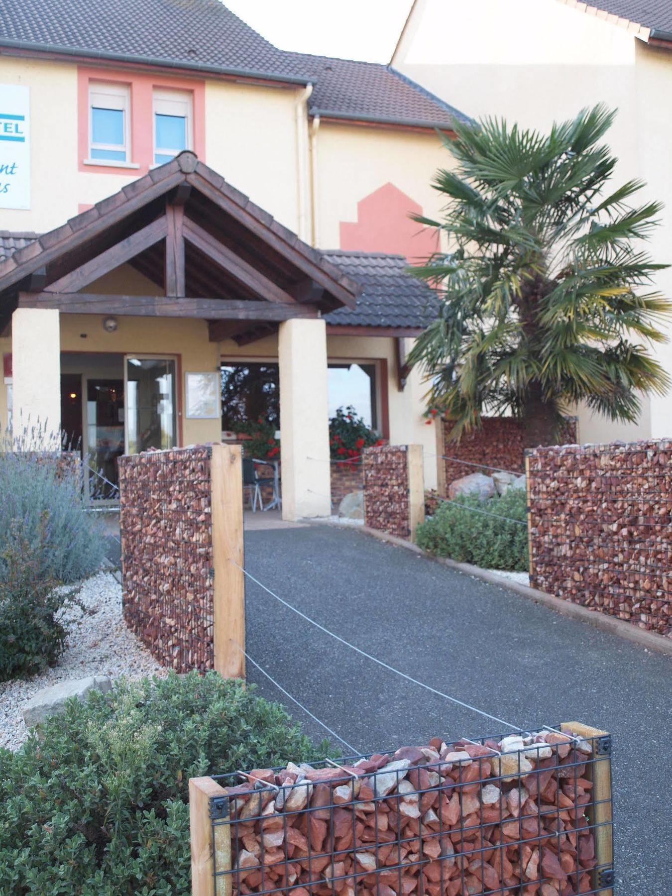 Brit Hotel Les Evens Saint-Saturnin  Exterior foto