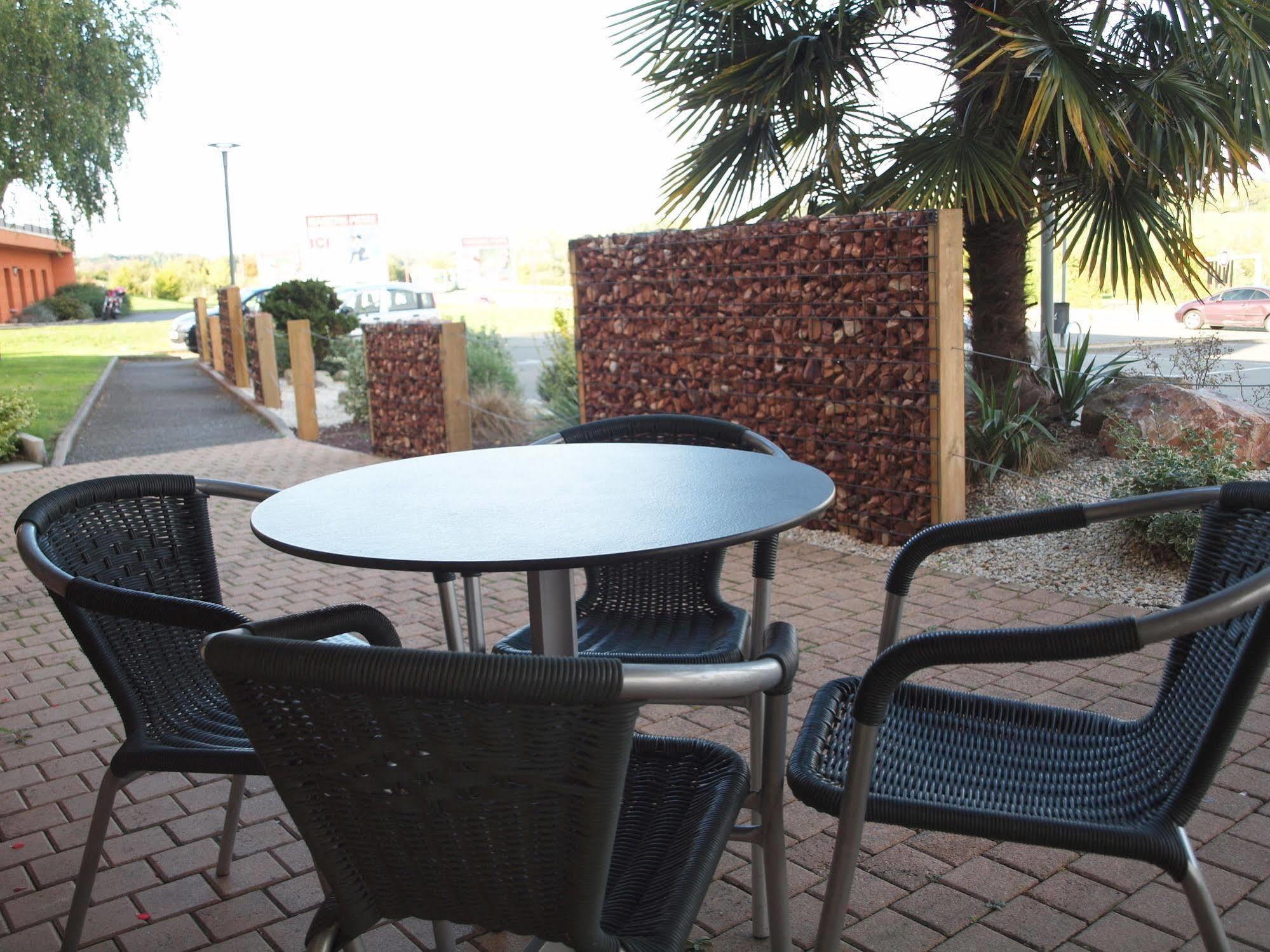 Brit Hotel Les Evens Saint-Saturnin  Exterior foto