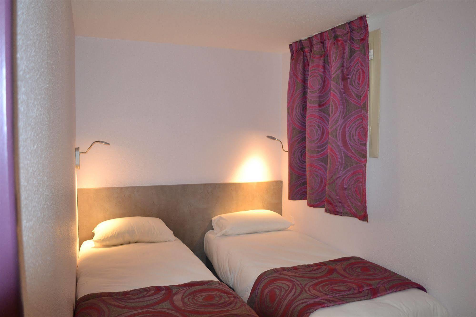 Brit Hotel Les Evens Saint-Saturnin  Exterior foto